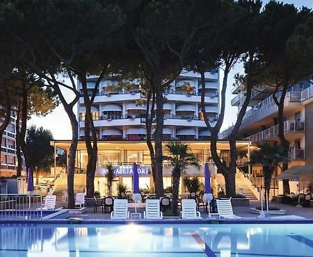 Hotel Ambasciatori Palace Lido di Jesolo Kültér fotó