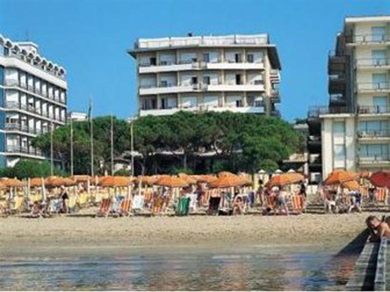 Hotel Ambasciatori Palace Lido di Jesolo Kültér fotó