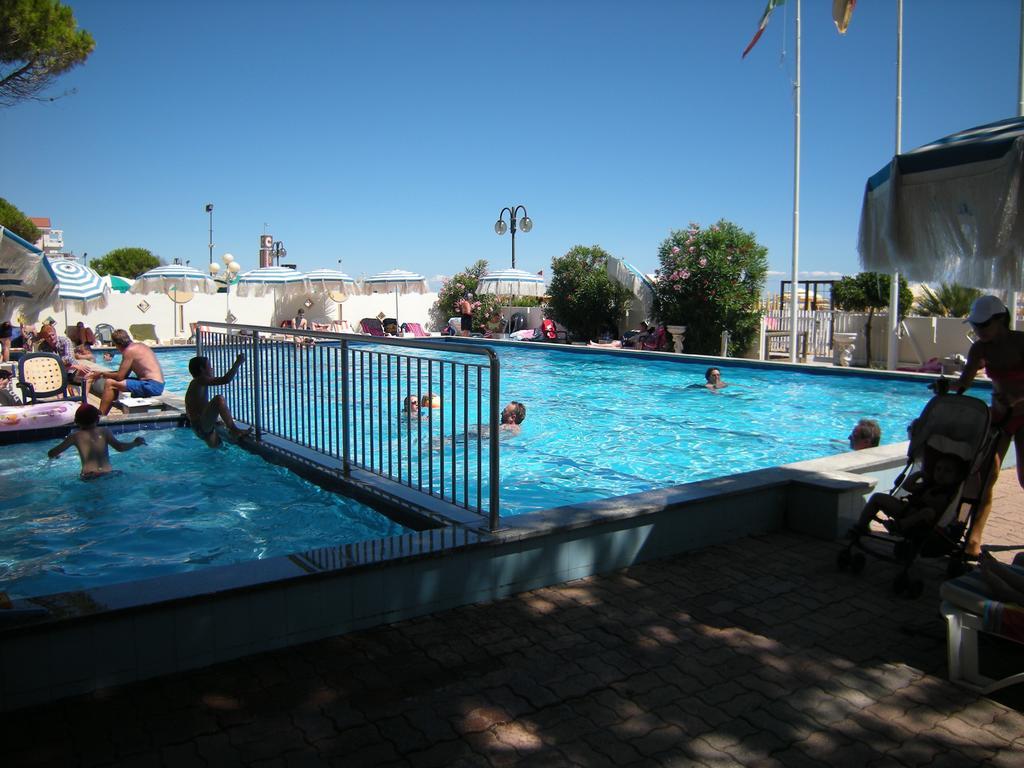 Hotel Ambasciatori Palace Lido di Jesolo Kültér fotó