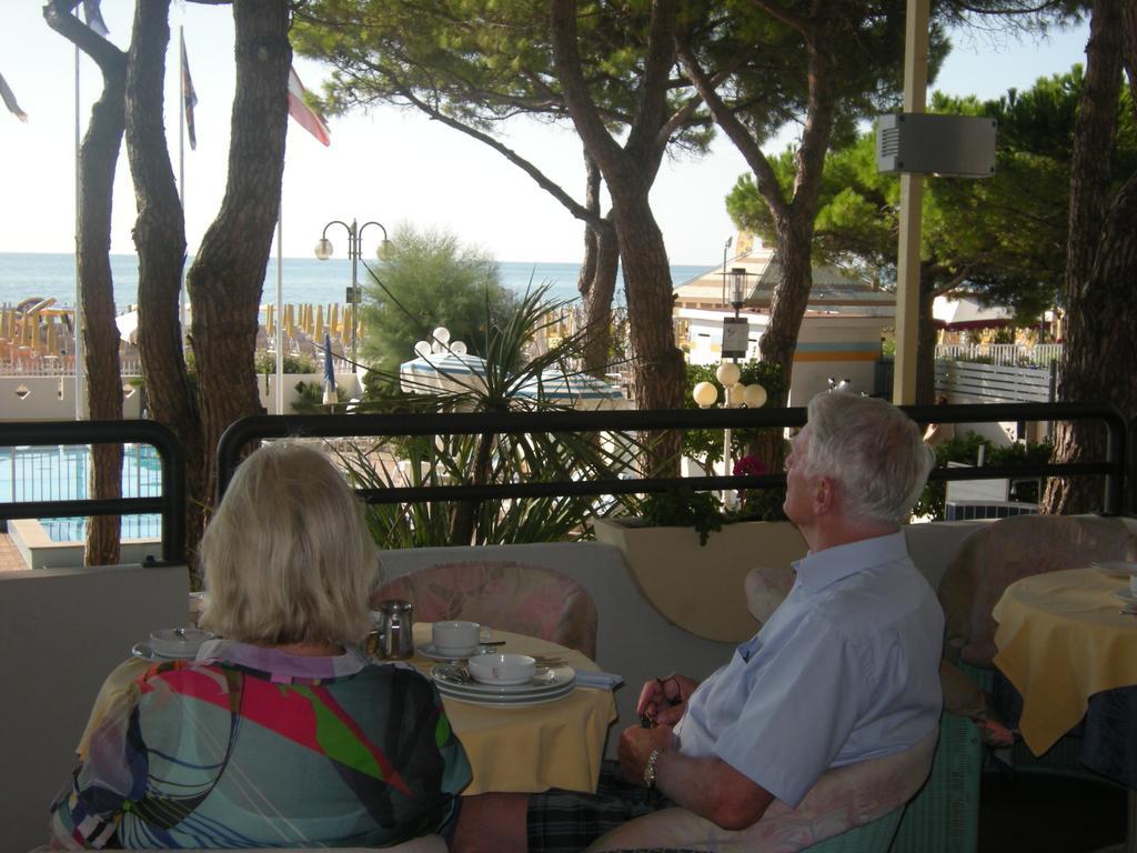 Hotel Ambasciatori Palace Lido di Jesolo Kültér fotó