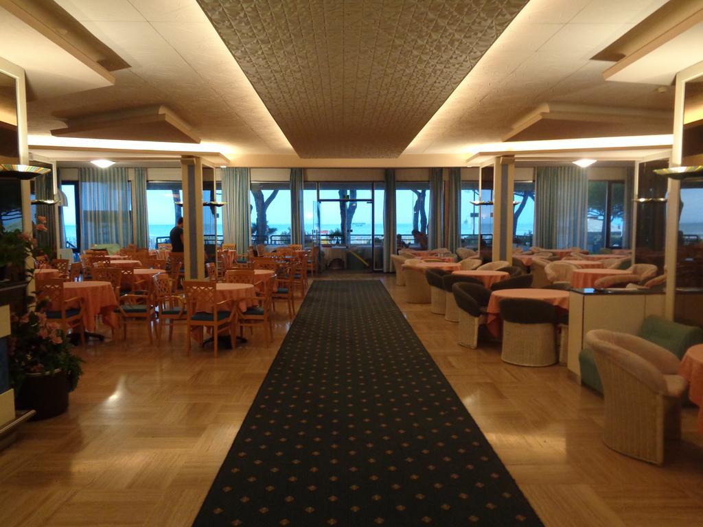 Hotel Ambasciatori Palace Lido di Jesolo Kültér fotó