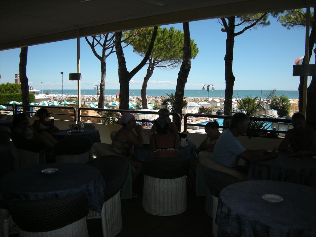 Hotel Ambasciatori Palace Lido di Jesolo Kültér fotó