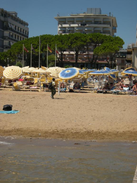 Hotel Ambasciatori Palace Lido di Jesolo Kültér fotó