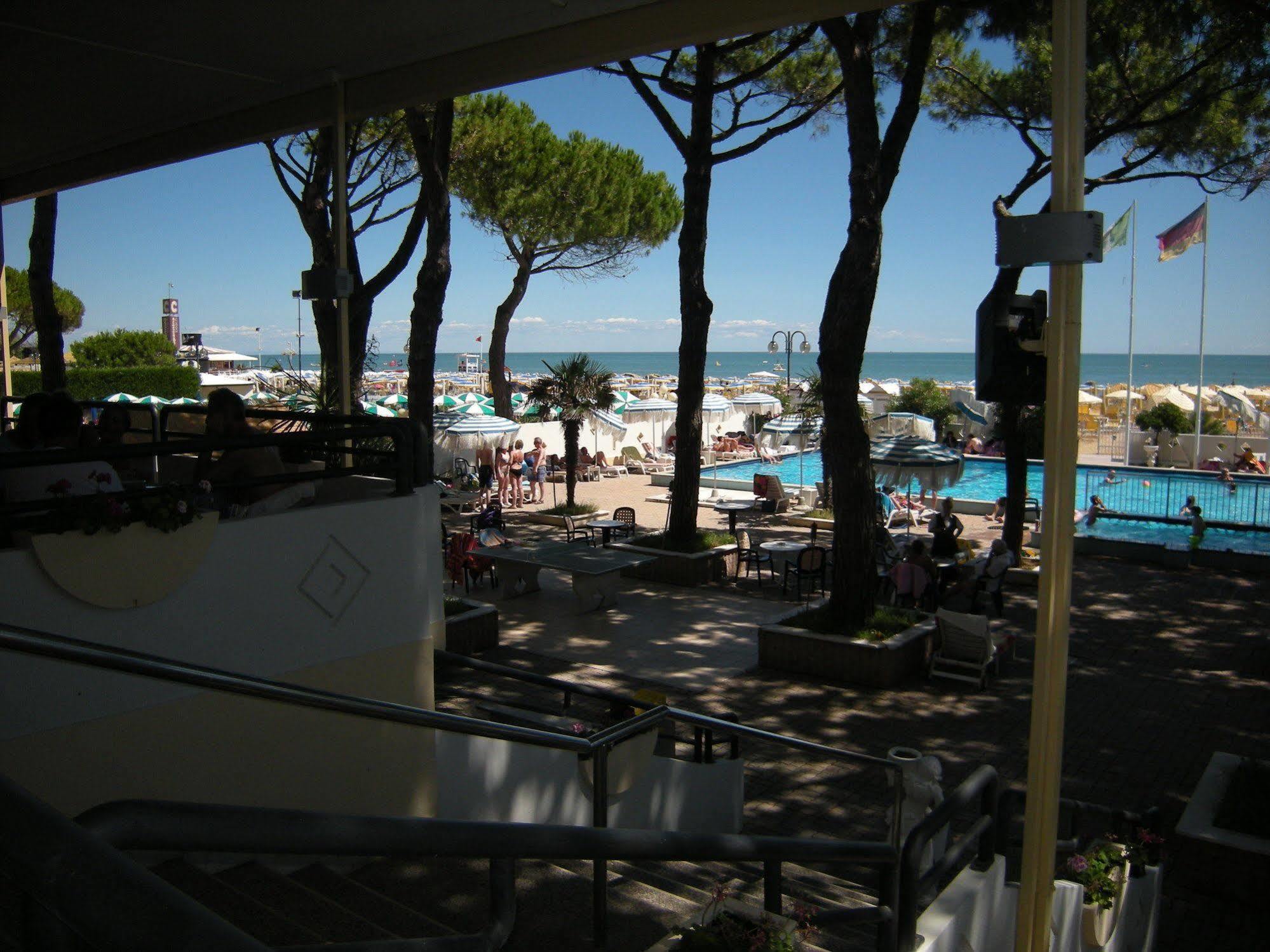 Hotel Ambasciatori Palace Lido di Jesolo Kültér fotó